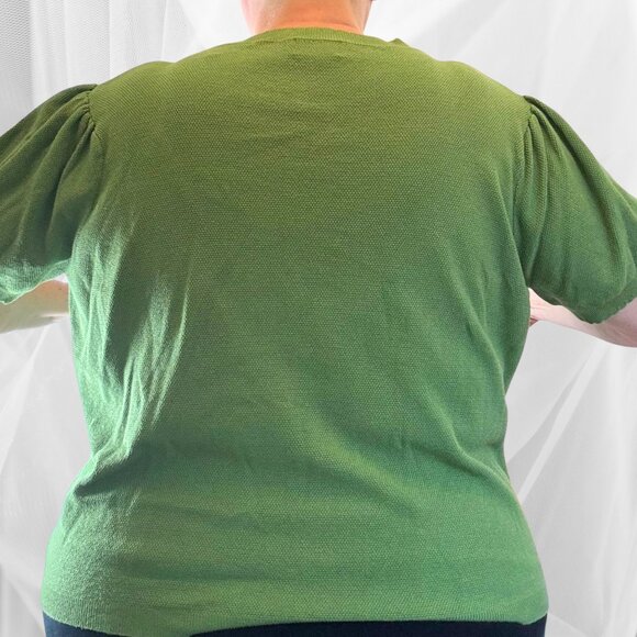 Unique Vintage Green Cardigan w/ Peach Embroidery – 2X/3X - Picture 3 of 11